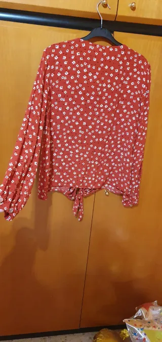 Blusa Springfield flores roja M