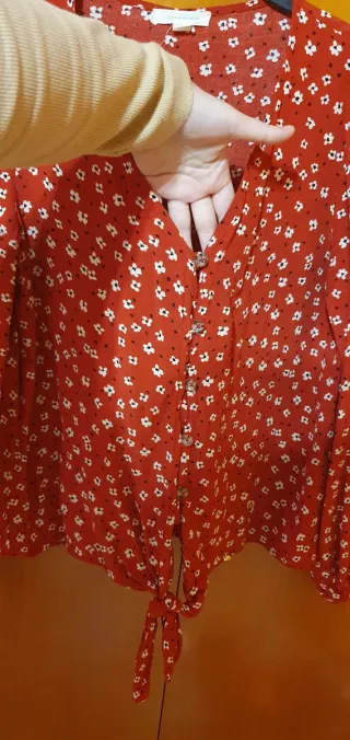 Blusa Springfield flores roja M