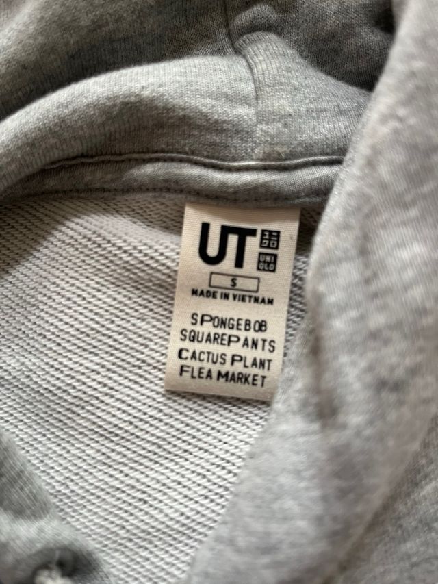 Sudadera Uniqlo Bob Esponja x CPFM Gris