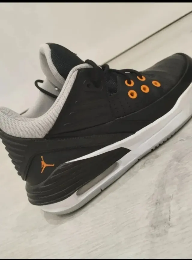 Jordan Air Max Aura 5 Zapatillas Negras Naranja