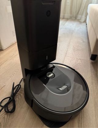 Roomba i7+ Robot Aspirador + 2 new bags.