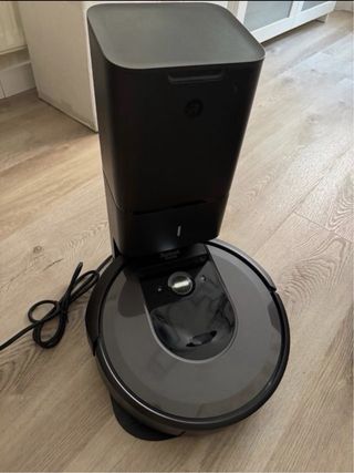 Roomba i7+ Robot Aspirador + 2 new bags.