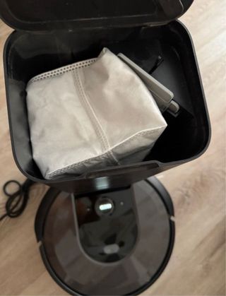 Roomba i7+ Robot Aspirador + 2 new bags.