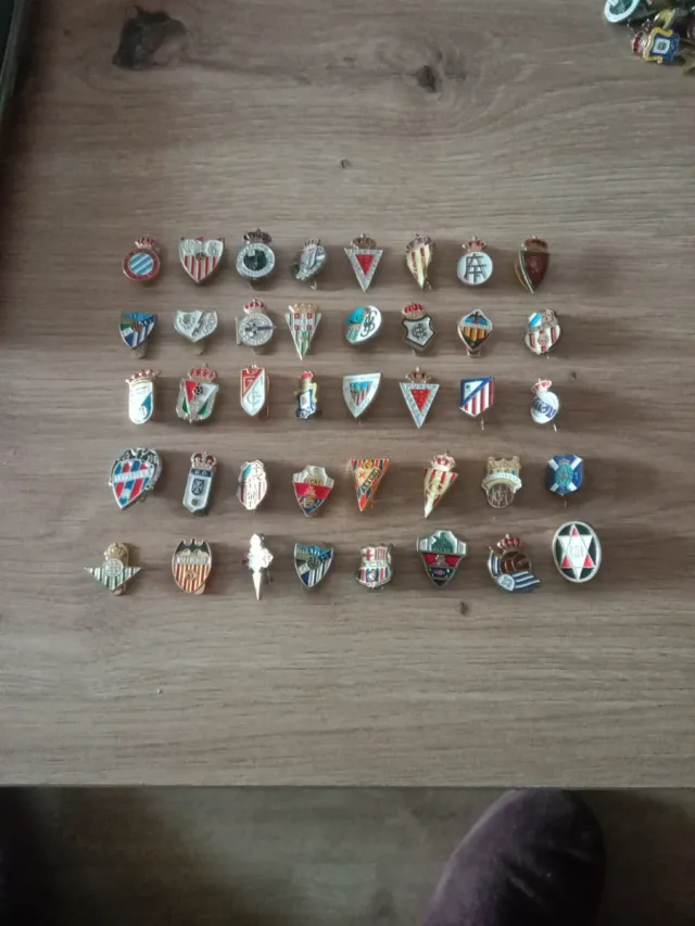 Lote insignias equipos fútbol españoles