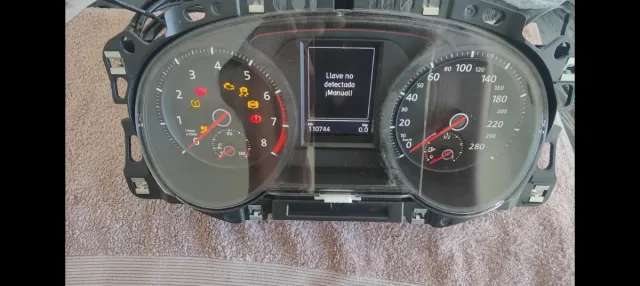Cuadro instrumentos VW Golf VII GTI.