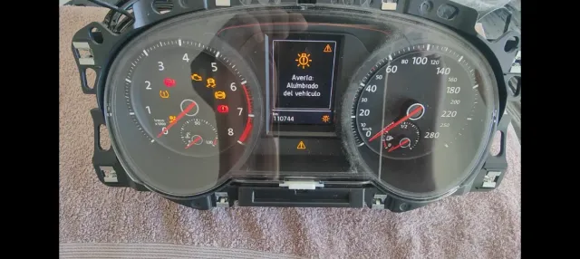 Cuadro instrumentos VW Golf VII GTI.