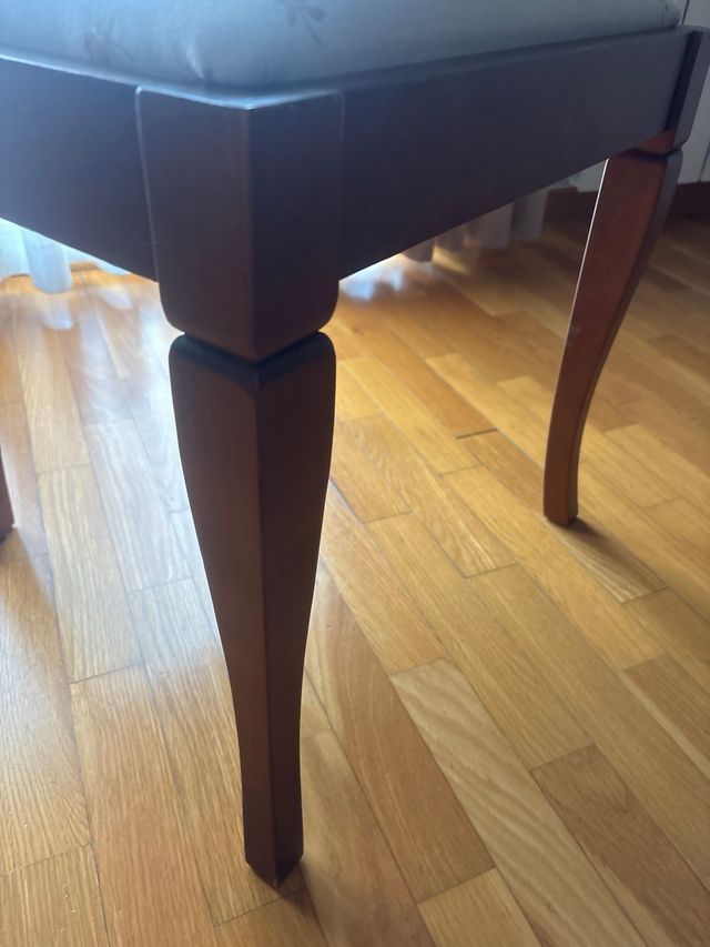 4 Silla de salón de madera  tapizadas  + 2 cn braz