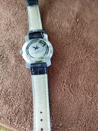 Reloj de pulsera húngaro