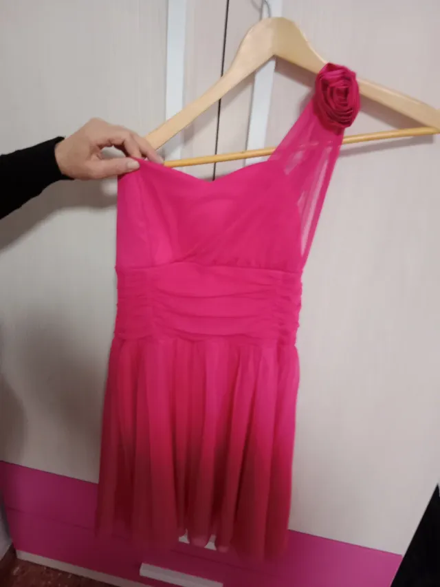 Vestido fiesta rosa asimétrico