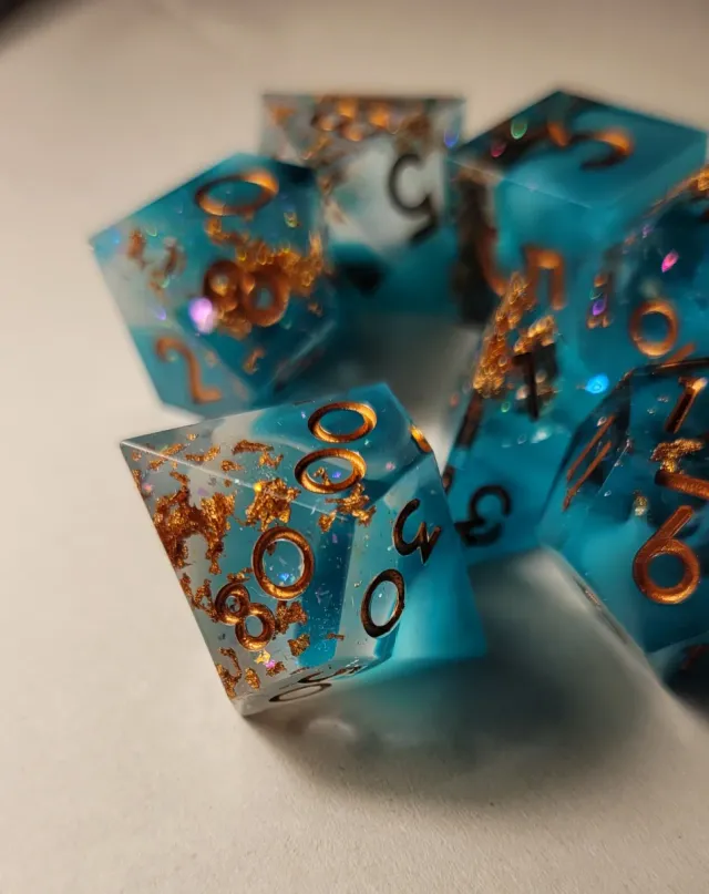 Dice set with blu and gold details