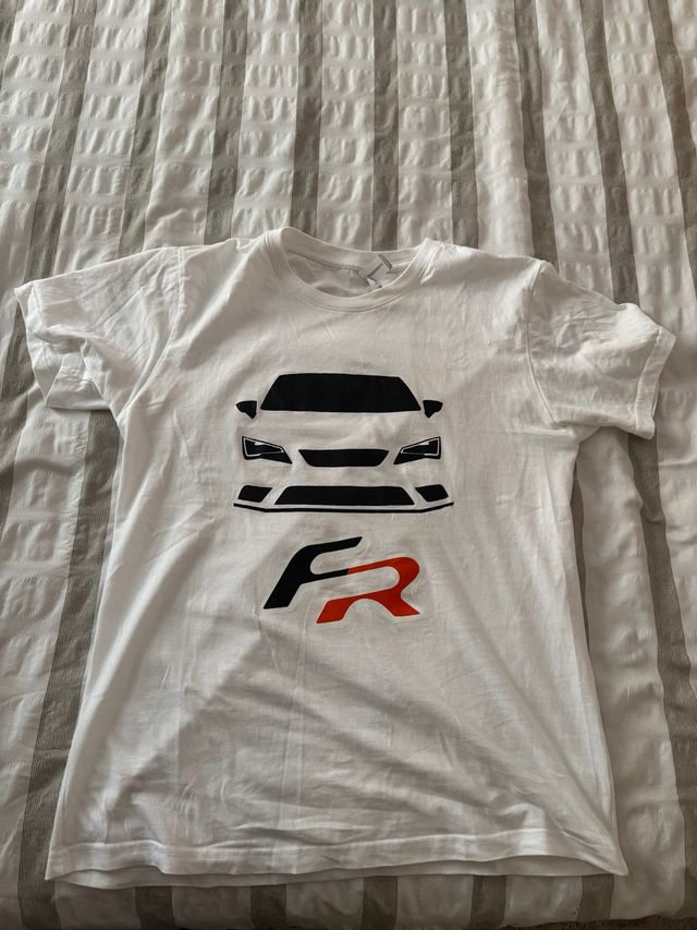 Camiseta Blanca Estampado Coche SEAT LEON FR