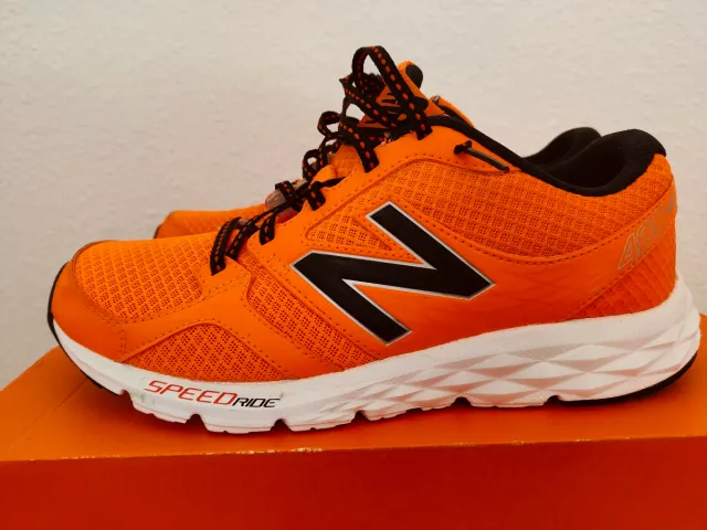 Zapatillas New Balance Speed Ride y regalo Adidas 
