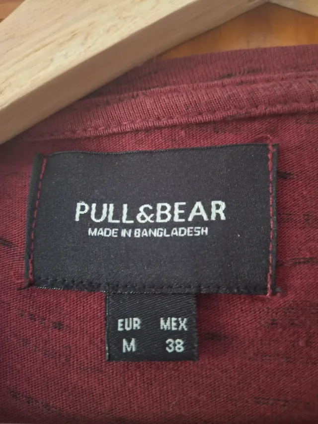 Camiseta Roja y Negra