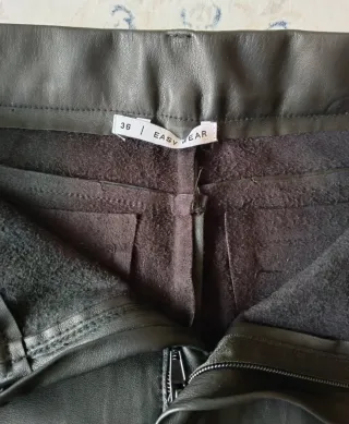 Pantalón Piel Negro Talla 36 pero talla grande 38