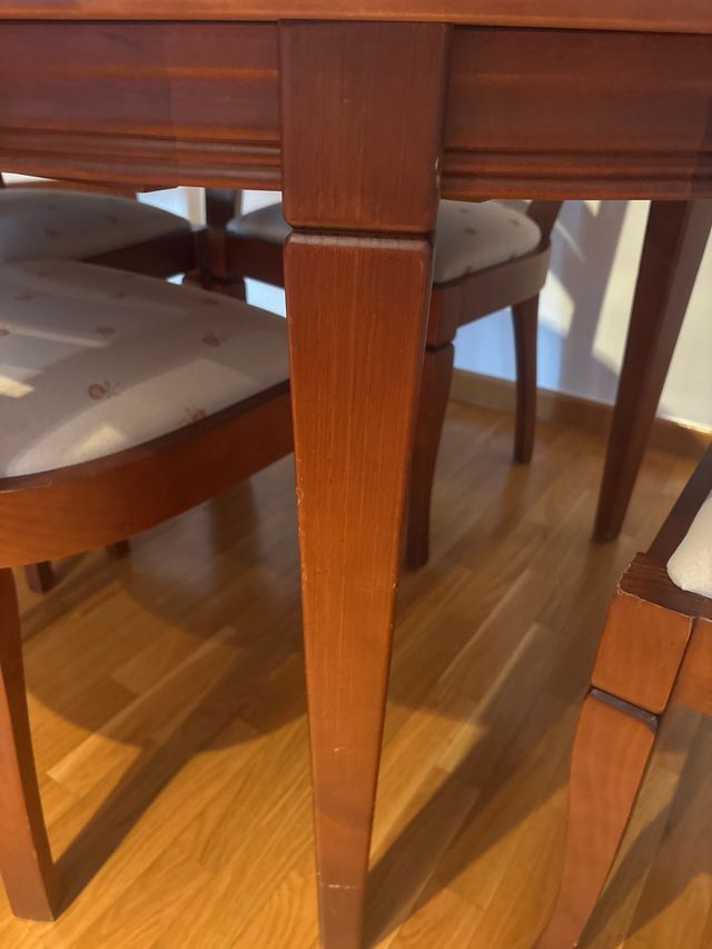 Mesa extensible y sillas cn Regalo de 2 mesa aux