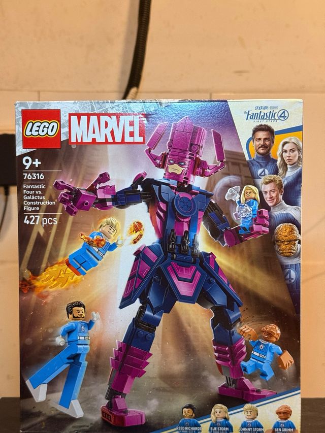 LEGO Marvel Fantastic Four vs Galactus 76316