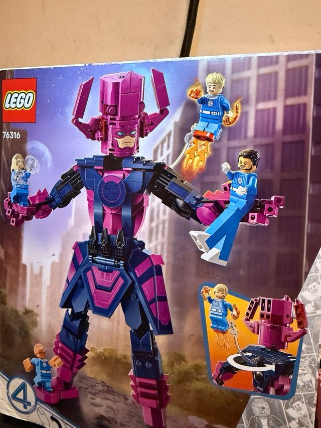 LEGO Marvel Fantastic Four vs Galactus 76316