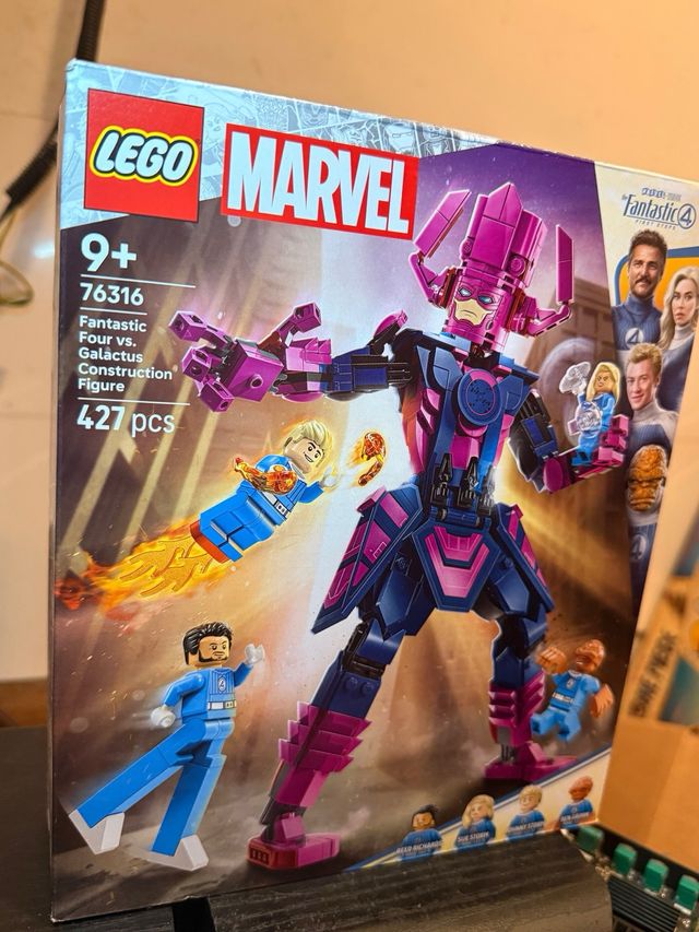 LEGO Marvel Fantastic Four vs Galactus 76316