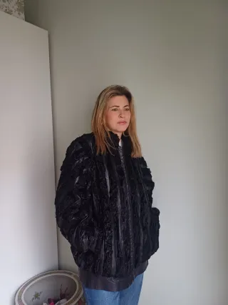 Chaquetón cuero y astracán negro