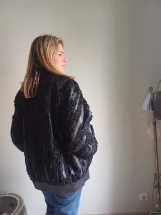 Chaquetón cuero y astracán negro