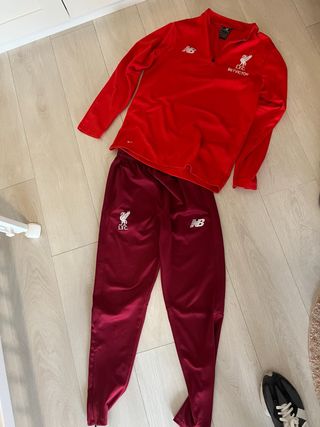 Conjunto Liverpool New Balance Rojo