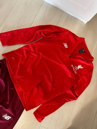 Conjunto Liverpool New Balance Rojo