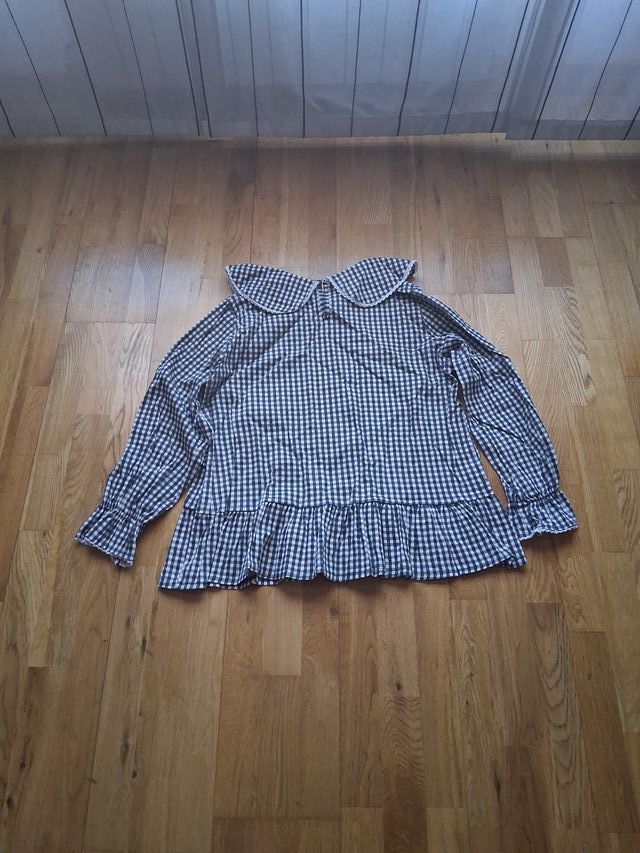 Camicia con volant e stampa a quadri