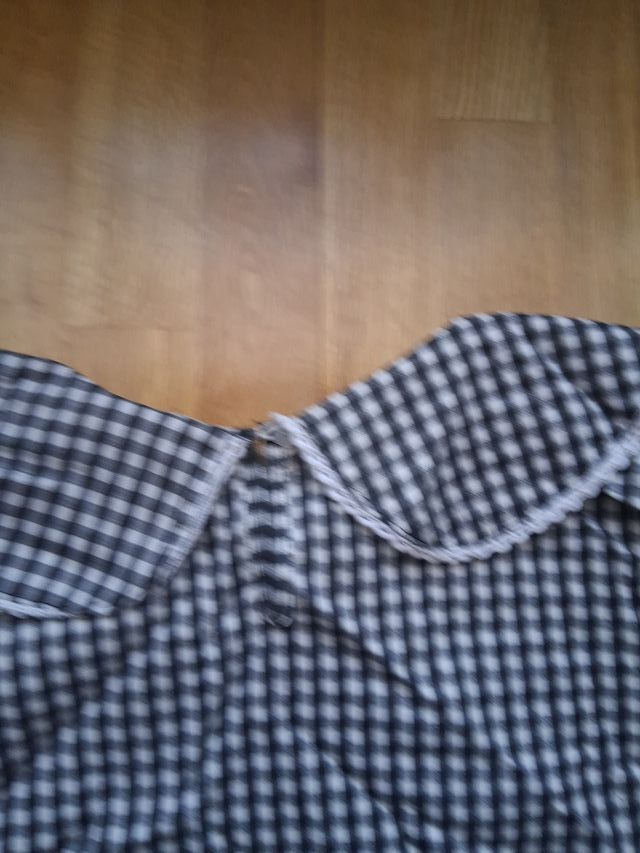 Camicia con volant e stampa a quadri
