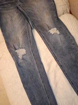 Pantalón vaquero ONLY desgastado talla S