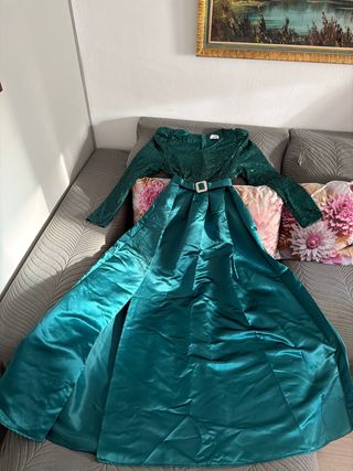 Vestido de fiesta verde lentejuelas y falda