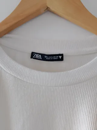 Camiseta Zara manga larga fruncida