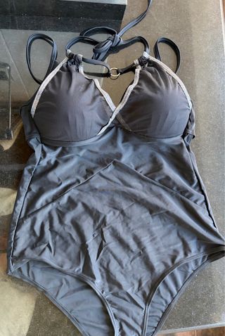 Bañador negro con detalles plateados