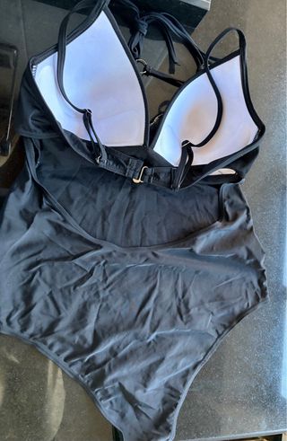 Bañador negro con detalles plateados