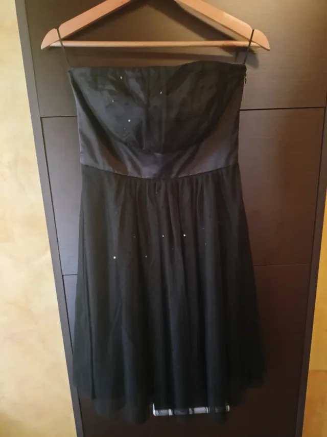 Abito bellissimo nero con brillantini