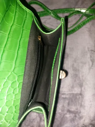 Borsa verde effetto coccodrillo
