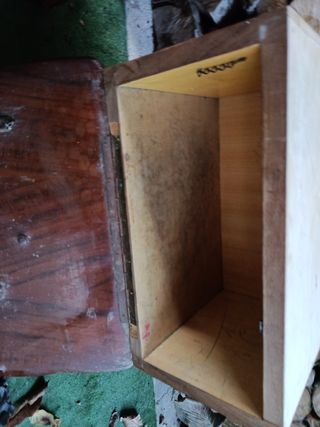 2 Comodini vintage in legno da restaurare