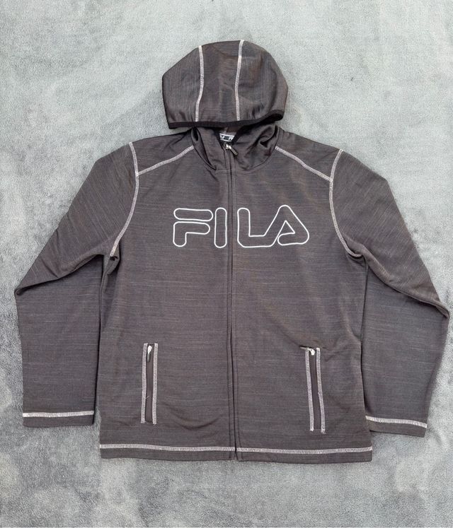 Fila hoodie gris oscuro con capucha y bolsillos