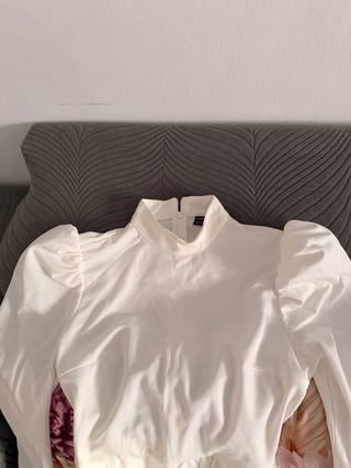 Vestido blanco fiesta plumas