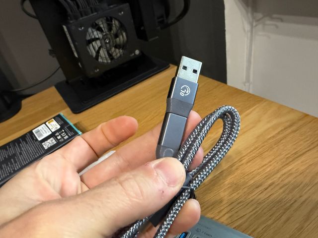 Hub Yottamaster USB 3.2 con Lettore SD