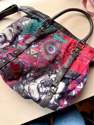 Bolso grande Desigual Multicolor.