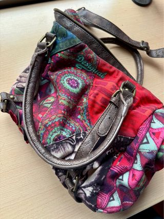 Bolso grande Desigual Multicolor.