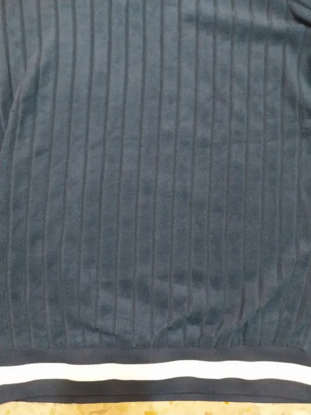 Suéter azul de manga larga