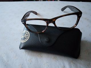 Montura gafas RayBan y funda tortuga