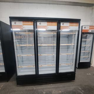 Nevera de bebidas 3 puertas nueva