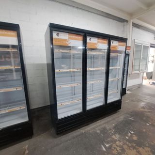 Nevera de bebidas 3 puertas nueva