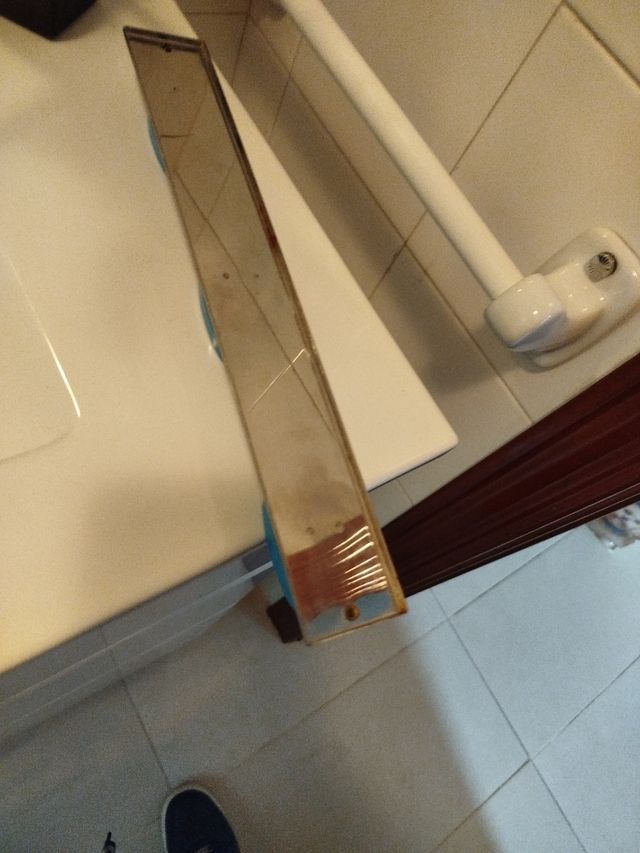 Colgador de pared metal y plástico