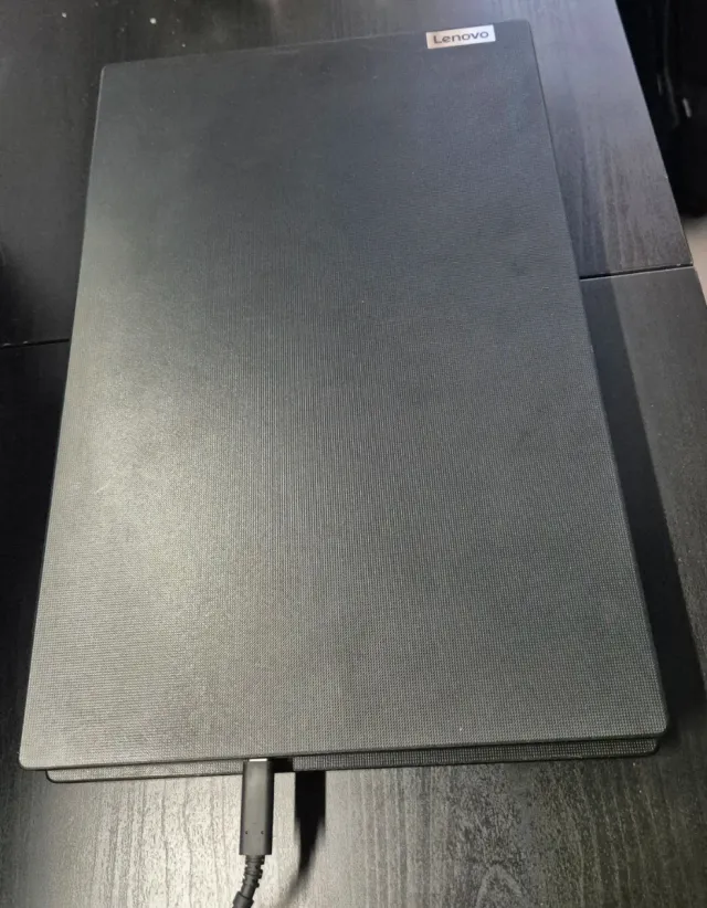 Lenovo V15 G3 ABA Portátil