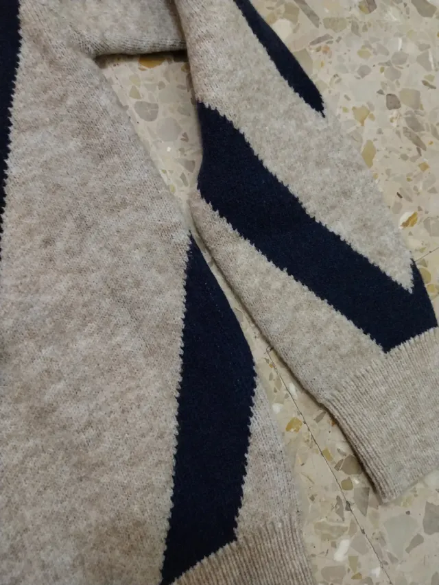 Jersey de punto con diseño chevron