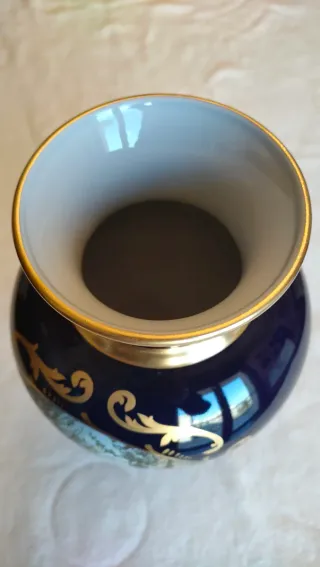 Vaso in porcellana Capodimonte blu e oro