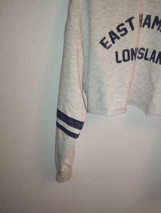 Sudadera Bershka blanca East Hampton